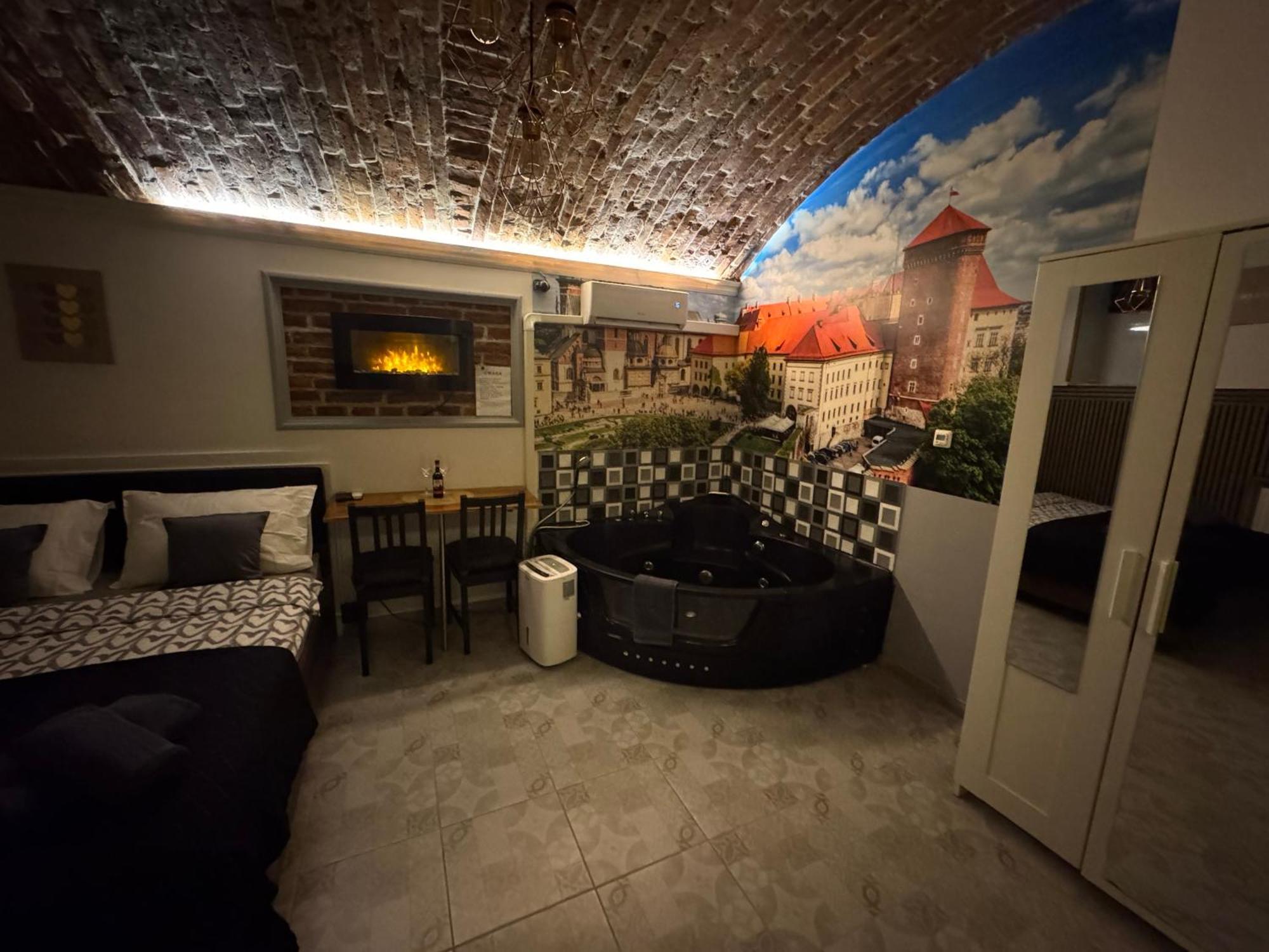 Underground Jacuzzi Rooms — Zdjęcia 1
